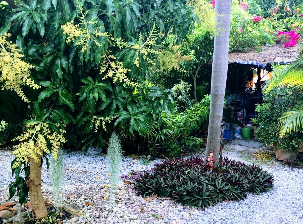 Daisy'S 2 Bedroom Family Home For Up To 5 Guests With Garden & Bbq Koh Samet Exteriör bild